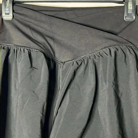 OFFLINE By Aerie Real Me Crossover Flowy Short Size XL - Picture 5 of 7